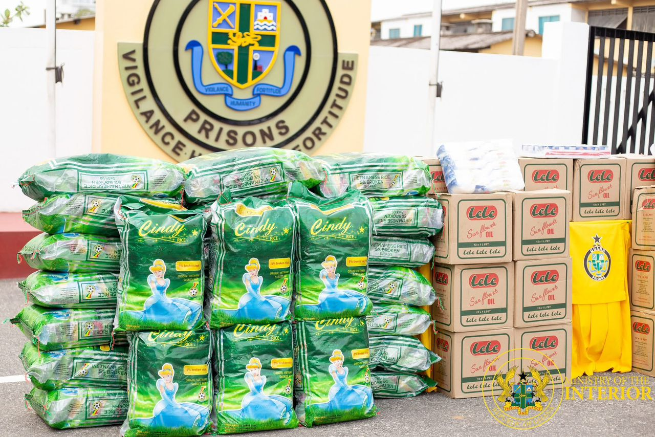 Interior Minister supports prison inmates with Ramadan food donation