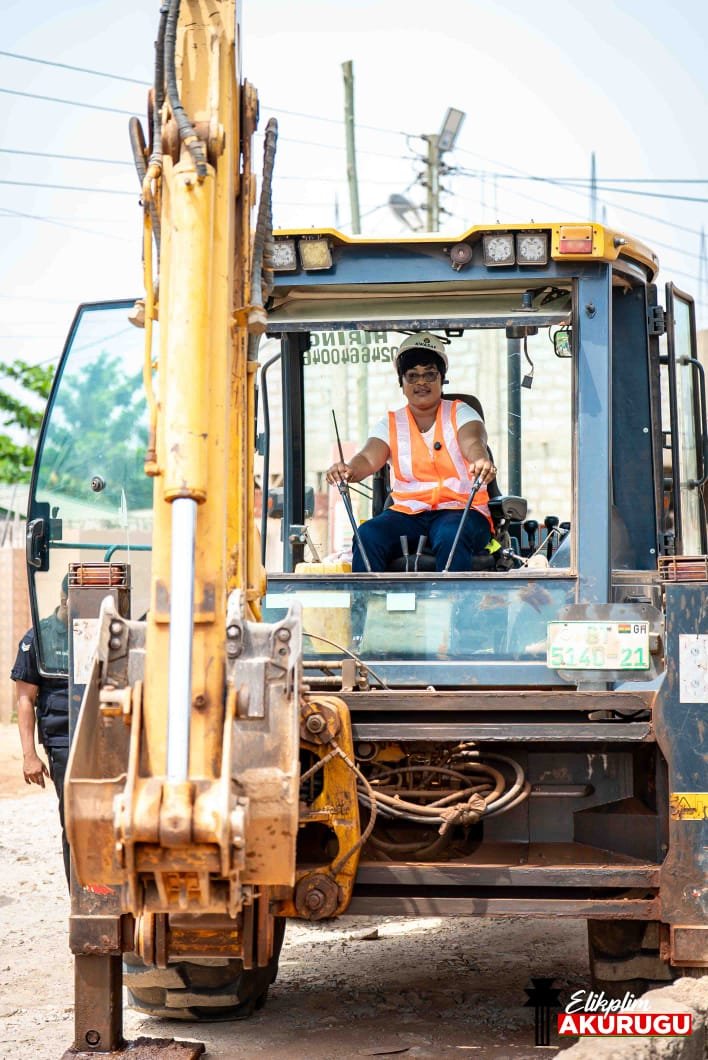 Elikplim Akurugu cuts sod for construction of 5.2km Narhman-Musuku road