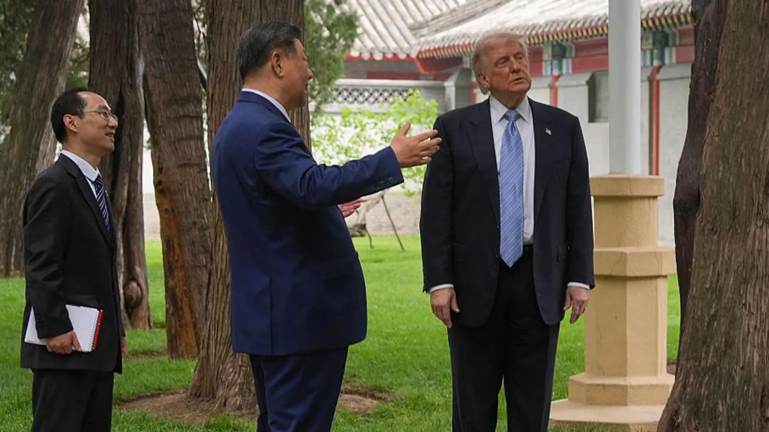 Xi takes Trump on tour of Communist Party's seat of power in Beijing Xi takes Trump on tour of Communist Party's seat of power in Beijing