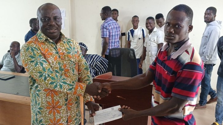 Kpandai MP disburses GH¢100,000 to 100 students from education support fund