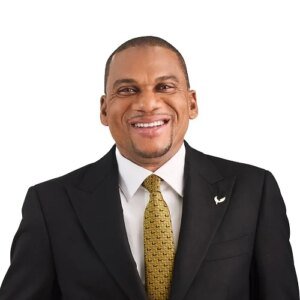 GCB staff to deliver Mr Farihan Alhassan MD GCB Bank .jpg