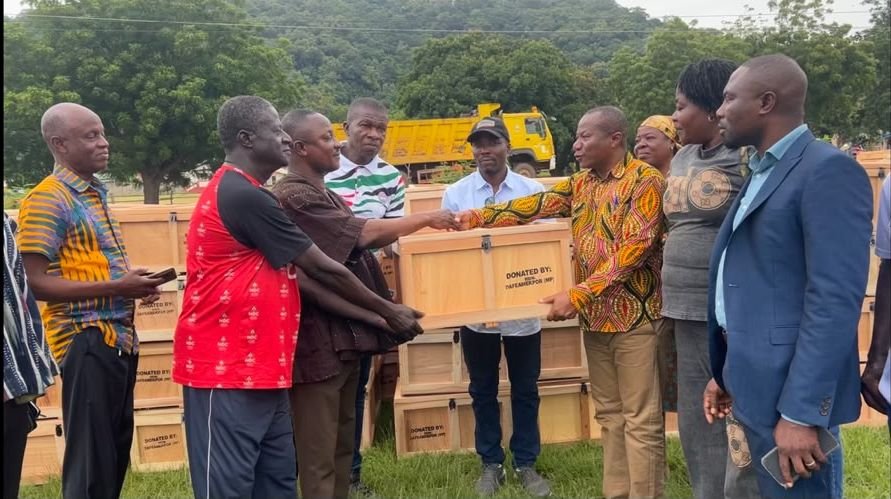 Dafeamekpor20donation20to20fresh20students203