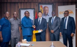 Eni Vitol sign MoUs Mr John Jinapor third from left exchanging the MoU with officials from Vitol Ups