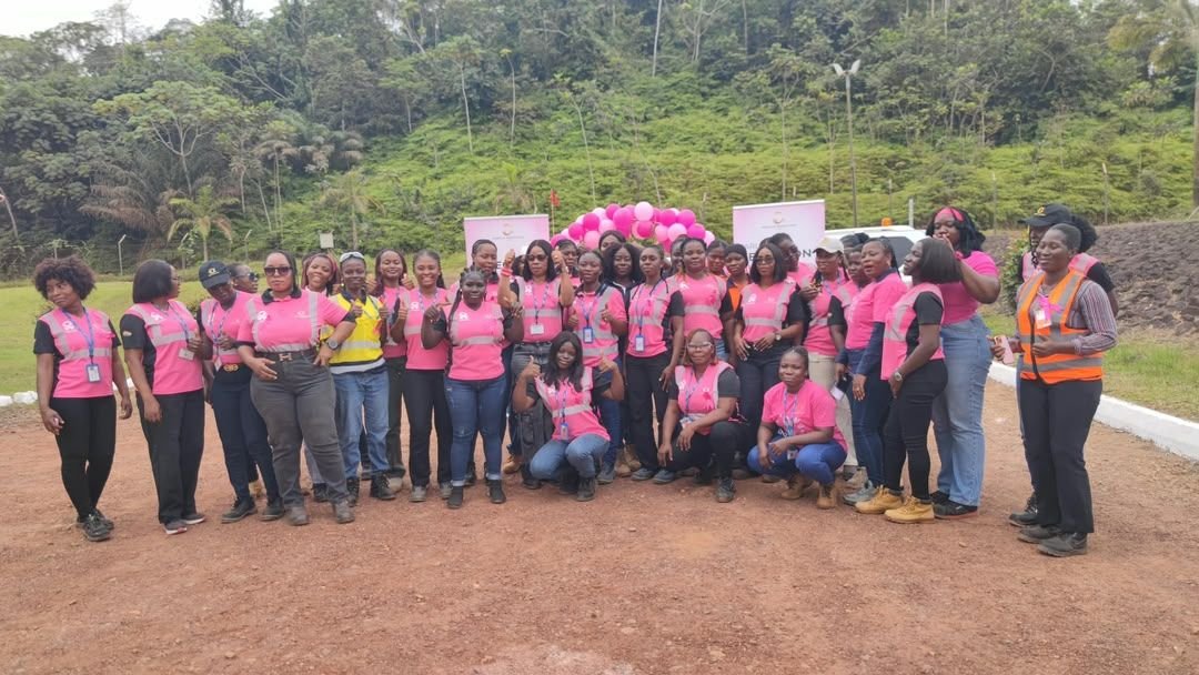 Adamus20Breast20cancer20awareness