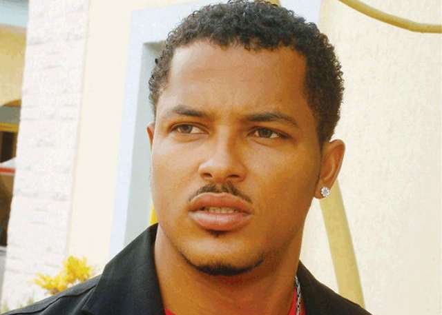Entertainment Van Vicker