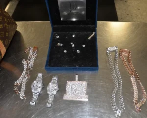 seized jewelry 800x643