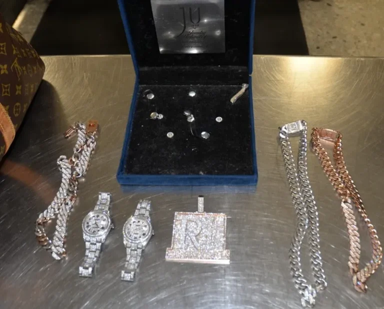 seized jewelry 800x643